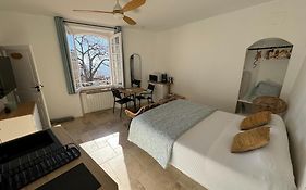 Studio Liège, vue mer au village de Bormes les Mimosas